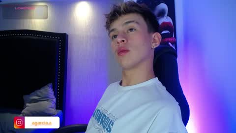 Snapshot of liamwild20 chatting on April 4, 5:16 am liam online show from April 4, 5:16 am