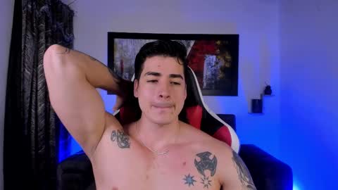 Snapshot of liamwyatt_ chatting on February 17, 3:04 am liamwyatt_ online show from February 17, 3:04 am