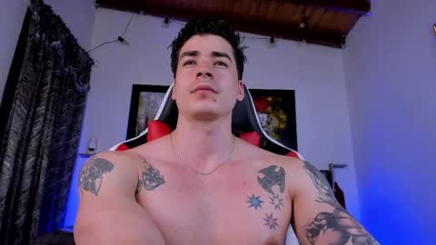 Snapshot of liamwyatt_ chatting on March 3, 3:41 am liamwyatt_ online show from March 3, 3:41 am