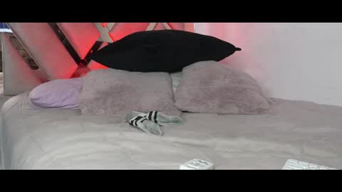 Snapshot of lian_oconner chatting on November 23, 3:23 pm Lian Oconner online show from November 23, 3:23 pm