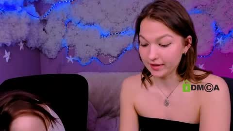 Li online show from May 4, 7:43 pm