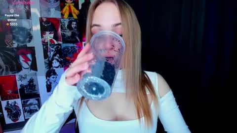 Liana online show from March 14, 1:55 am