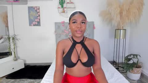 Snapshot of lianasmith18 chatting on March 30, 9:05 pm Lianasmith online show from March 30, 9:05 pm