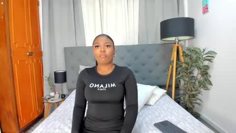 Snapshot of lianasmith18 chatting on April 5, 1:52 pm Lianasmith online show from April 5, 1:52 pm