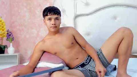 Lian  online show from May 6, 5:14 am