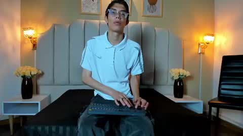 lianferrer_ online show from August 8, 11:34 am