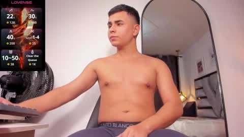 lianfox_ online show from May 11, 12:44 pm