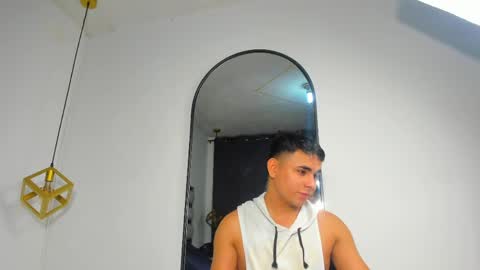lianfox_ online show from May 13, 12:24 pm