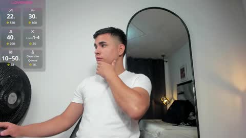 lianfox_ online show from May 18, 12:44 pm