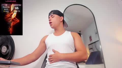 lianfox_ online show from May 19, 12:33 pm