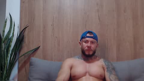 Snapshot of lianjones9 chatting on January 29, 12:12 am lianjones9 online show from January 29, 12:12 am