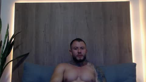 Snapshot of lianjones9 chatting on February 10, 9:58 pm lianjones9 online show from February 10, 9:58 pm