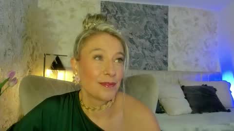 Lian online show from November 25, 7:36 pm