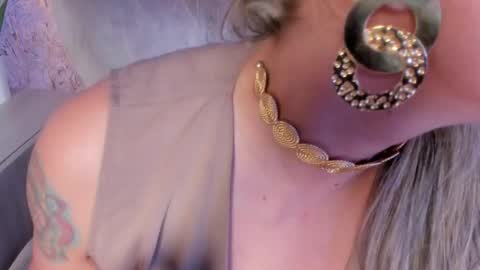 Lian online show from November 26, 6:09 pm