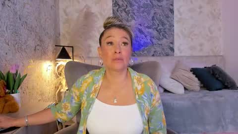 Lian online show from March 16, 7:29 pm