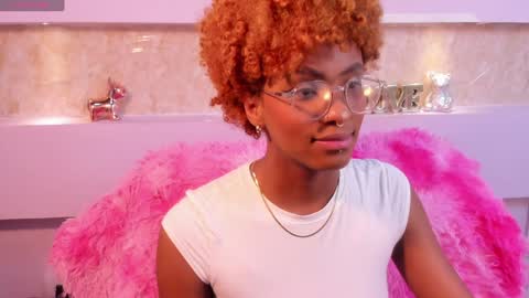 Snapshot of liannadixon chatting on December 7, 1:51 pm LiannaDixon online show from December 7, 1:51 pm