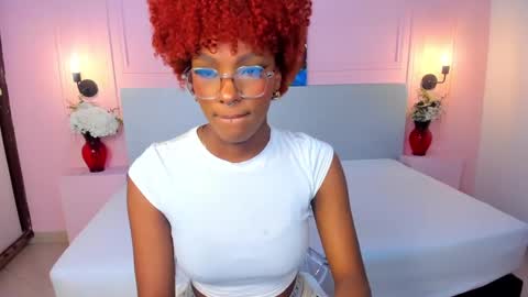 Snapshot of liannadixon chatting on January 28, 2:42 pm LiannaDixon online show from January 28, 2:42 pm