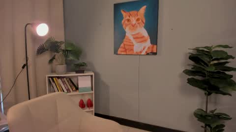 Lia online show from May 7, 1:49 pm
