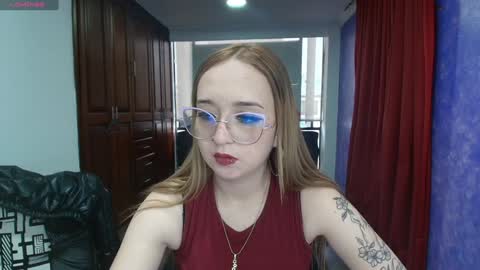 Lia Roberts online show from December 2, 7:49 pm
