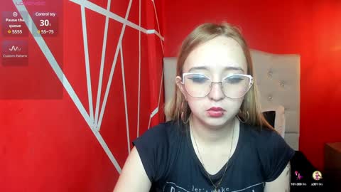 Lia Roberts online show from December 18, 12:07 pm