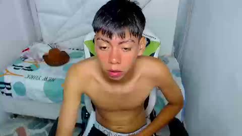 Snapshot of liarr_ chatting on March 12, 8:37 pm LIAR online show from March 12, 8:37 pm