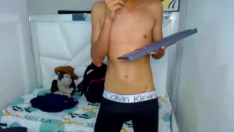 Snapshot of liarr_ chatting on March 17, 8:23 pm LIAR online show from March 17, 8:23 pm