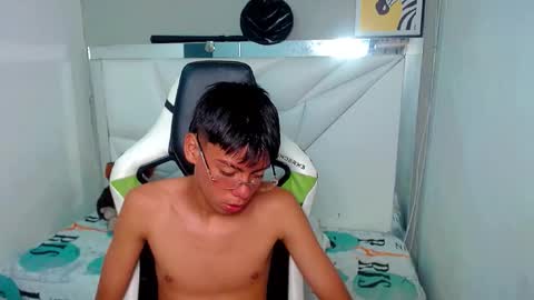 Snapshot of liarr_ chatting on March 19, 9:08 pm LIAR online show from March 19, 9:08 pm