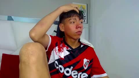 Snapshot of liarr_ chatting on April 11, 8:24 pm LIAR online show from April 11, 8:24 pm