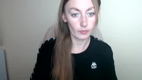 Lia online show from May 6, 11:59 am