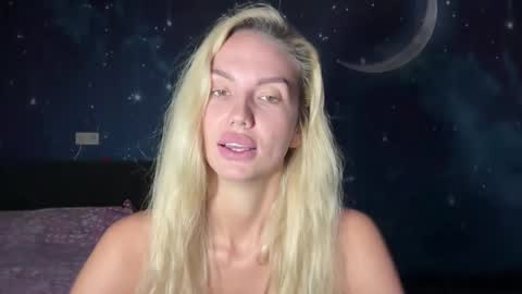 Snapshot of liasherrod chatting on October 6, 7:28 am Anni online show from October 6, 7:28 am