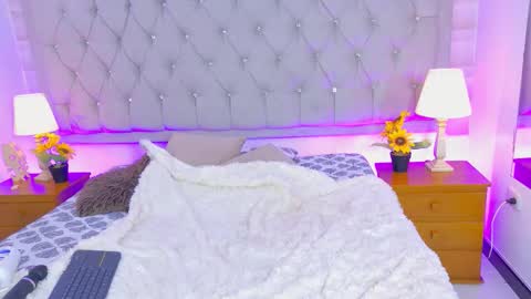 Lia  online show from May 13, 9:33 pm