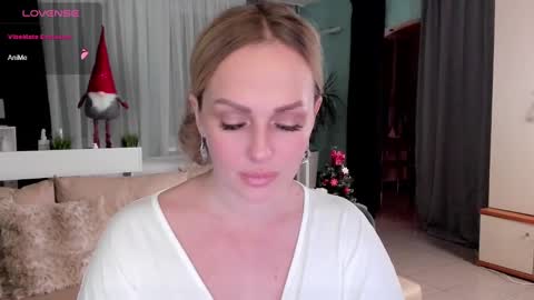 Snapshot of libby_nora chatting on December 26, 3:53 pm Libby online show from December 26, 3:53 pm