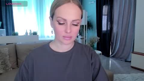 Snapshot of libby_nora chatting on February 8, 9:35 am Libby online show from February 8, 9:35 am