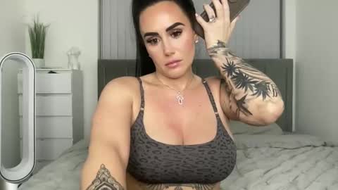 Snapshot of libbyloveheartx chatting on December 28, 4:52 pm Libby online show from December 28, 4:52 pm