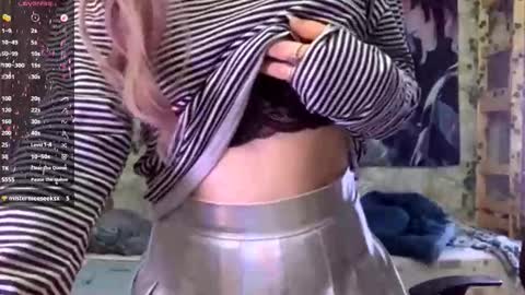 Snapshot of libbynading chatting on September 25, 7:17 pm Lola online show from September 25, 7:17 pm