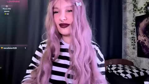 Snapshot of libbynading chatting on October 17, 7:38 pm Lola online show from October 17, 7:38 pm