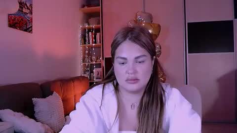 libra_mia online show from October 25, 5:15 am