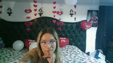 Snapshot of licethf00x chatting on September 21, 2:24 am licethf00x online show from September 21, 2:24 am