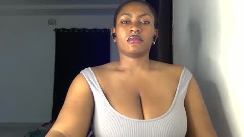 Snapshot of lick_my_pussyyy226651 chatting on October 11, 10:52 pm caira online show from October 11, 10:52 pm