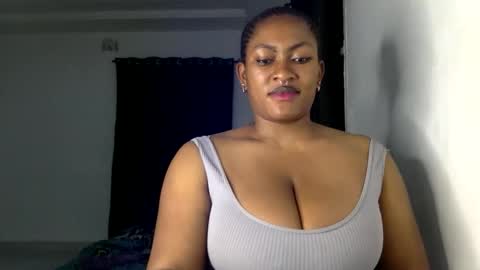 Snapshot of lick_my_pussyyy226651 chatting on October 27, 8:35 pm caira online show from October 27, 8:35 pm