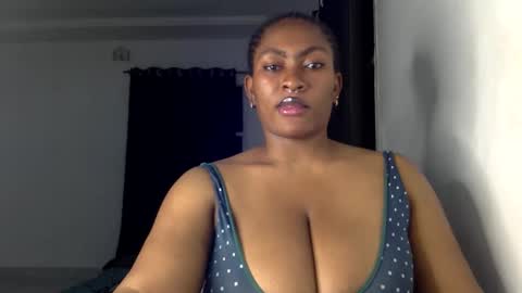 Snapshot of lick_my_pussyyy226651 chatting on November 14, 10:18 pm caira online show from November 14, 10:18 pm