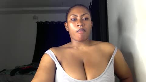 Snapshot of lick_my_pussyyy226651 chatting on December 23, 12:41 am caira online show from December 23, 12:41 am