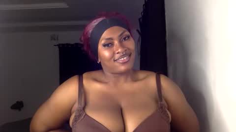 Snapshot of lick_my_pussyyy226651 chatting on February 13, 10:50 pm caira online show from February 13, 10:50 pm