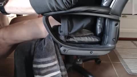 lickerxx46 online show from April 13, 2:44 pm