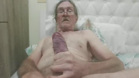 lickittostickit online show from January 11, 8:11 am