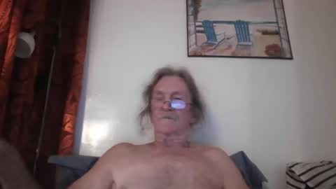 Snapshot of lickittostickit chatting on October 5, 4:33 am lickittostickit online show from October 5, 4:33 am