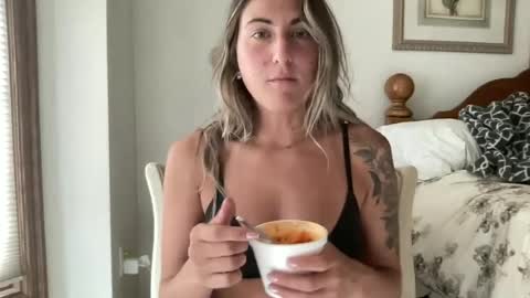 lickmealloverr online show from July 15, 10:15 pm