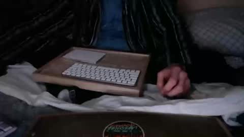 lickurlipz1 online show from January 10, 11:56 am