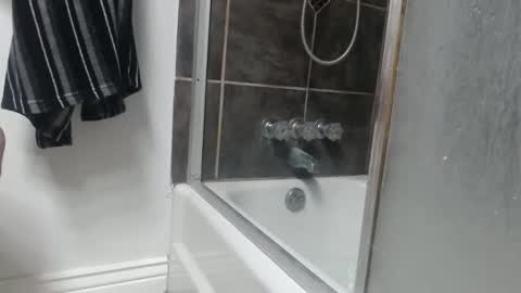 lickurlipz1 online show from February 5, 8:52 am