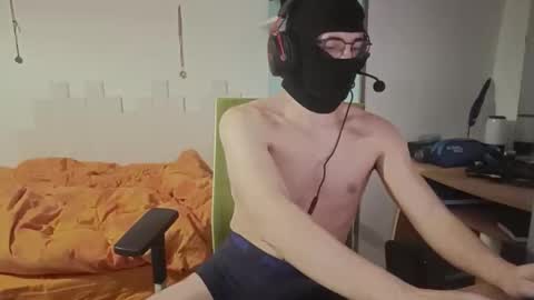 Snapshot of liegar606011 chatting on March 5, 11:45 pm liegar606011 online show from March 5, 11:45 pm